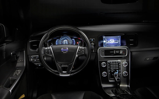 Volvo S60 cena 79900 przebieg: 159000, rok produkcji 2018 z Kraków małe 407